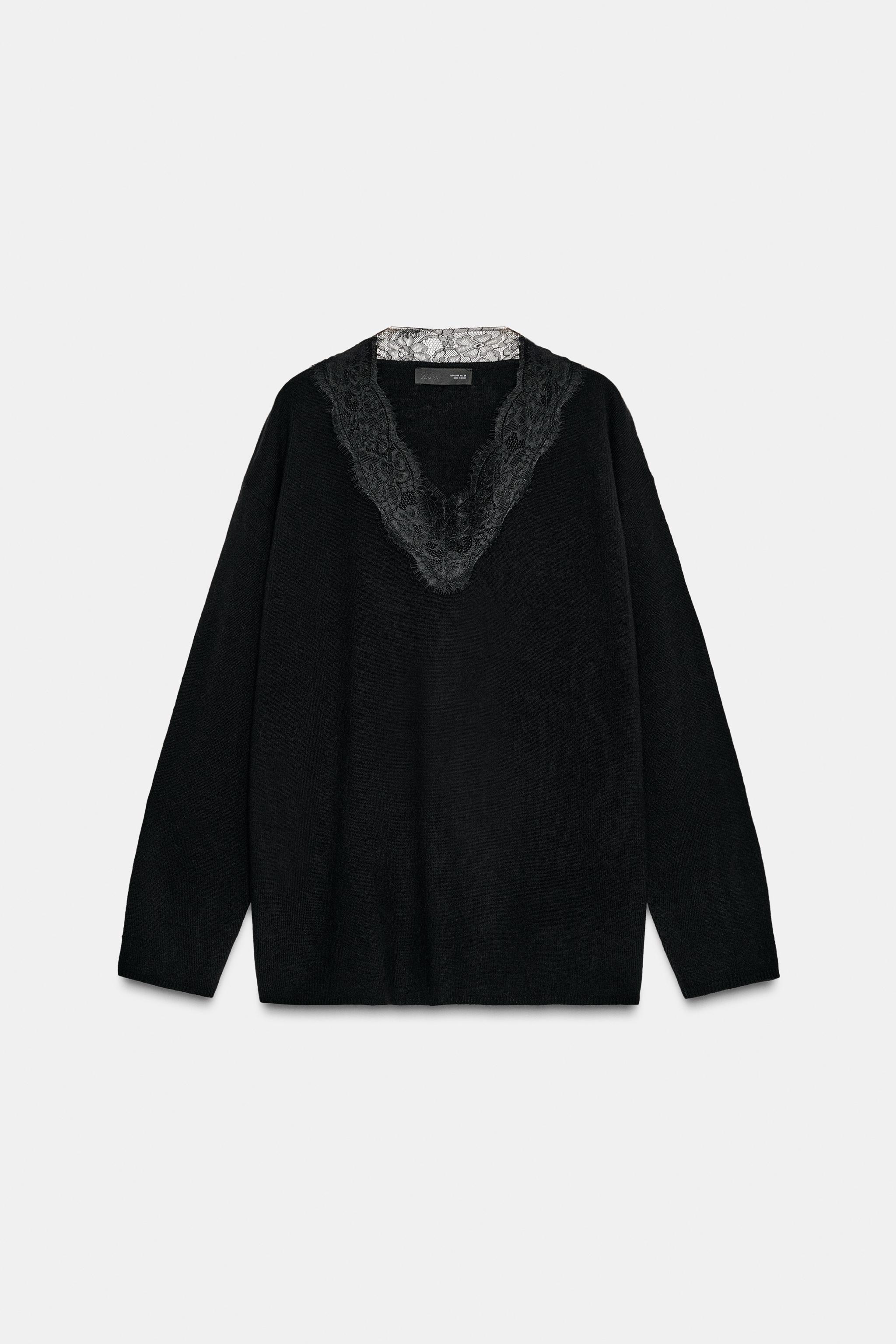 PULL EN MAILLE AVEC DENTELLE